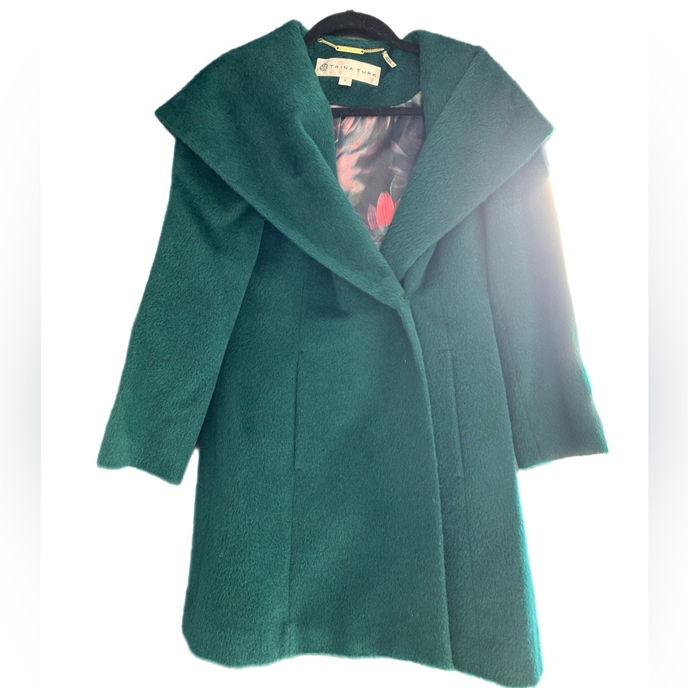 Trina Turk Green coat with beautiful silk lining size 2